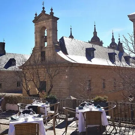 Apartamento En Centro Historico De San Lorenzo De El Escorial Exterior photo